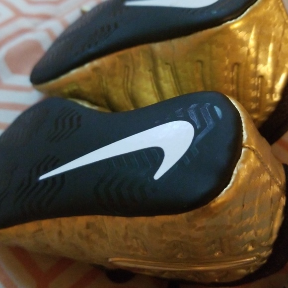 Foams - Picture 7 of 8